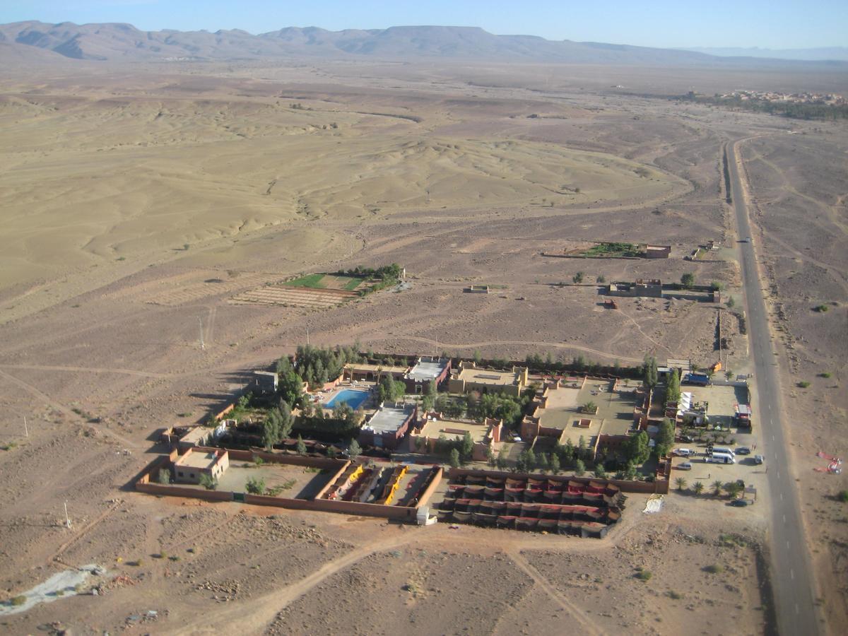 Kasbah Meteorites Hotell Imi n'Ouzrou Eksteriør bilde
