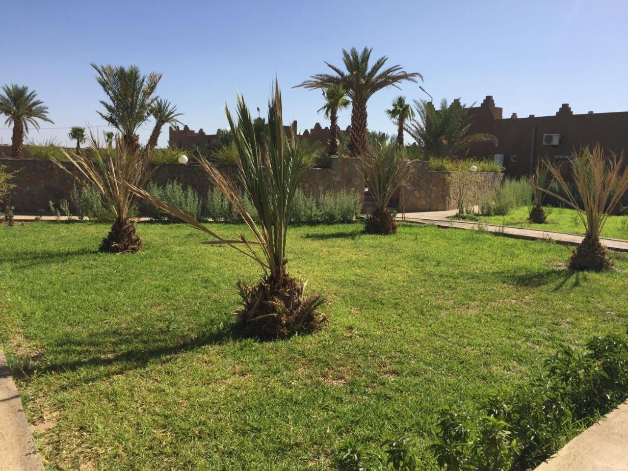 Kasbah Meteorites Hotell Imi n'Ouzrou Eksteriør bilde