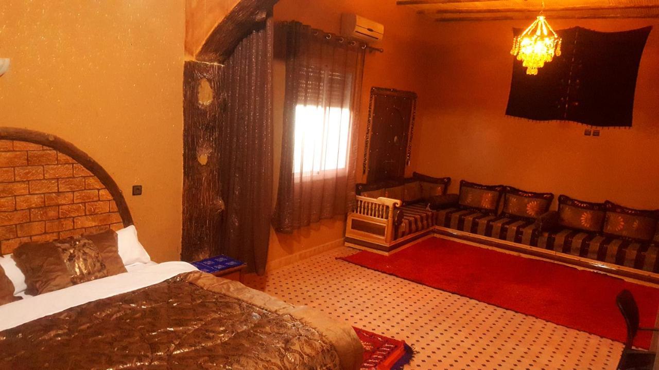 Kasbah Meteorites Hotell Imi n'Ouzrou Eksteriør bilde